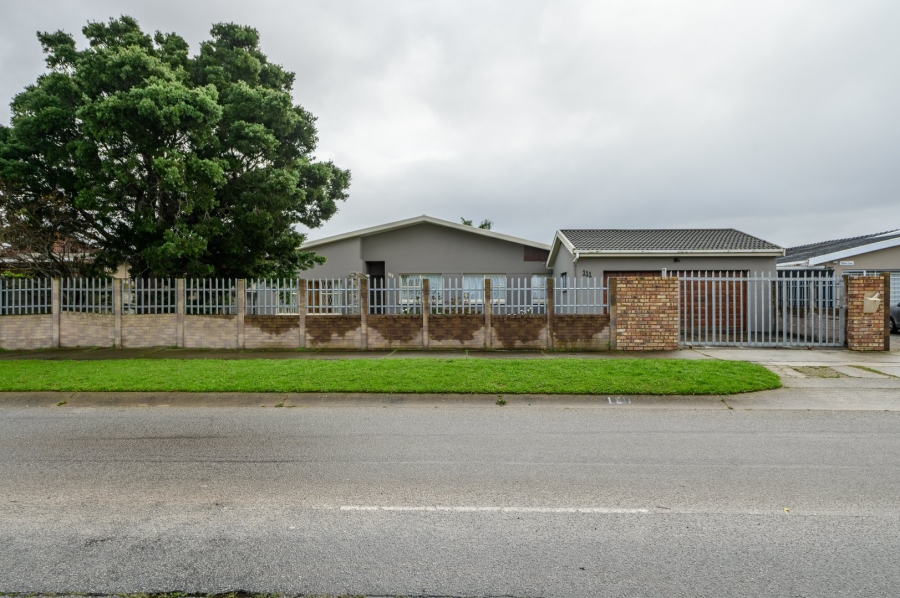 3 Bedroom Property for Sale in Kabega Park Eastern Cape